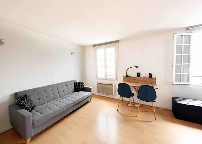 Cozy Flat, Sentier, 2 Guests Apartamento *